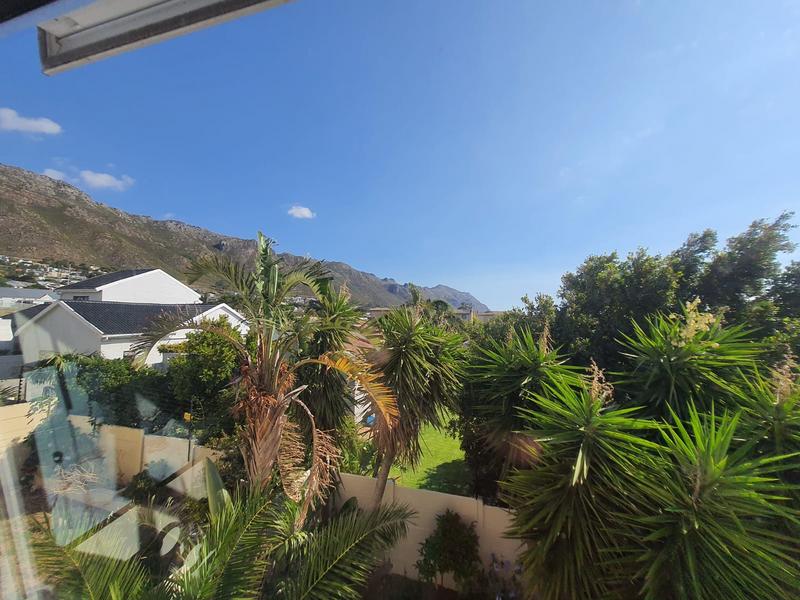 2 Bedroom Property for Sale in Gordons Bay Western Cape